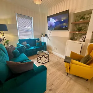 Holiday home 2br Side House