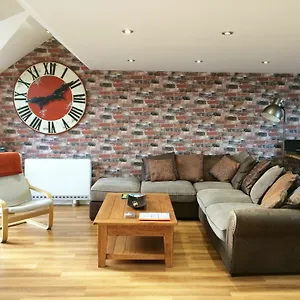 Apartment 15 In